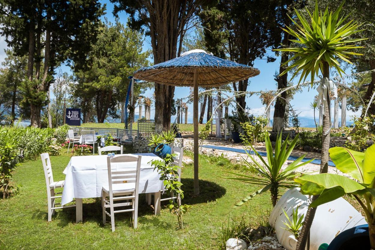 Villa Spiaggia Bianca Dafnila エクステリア 写真