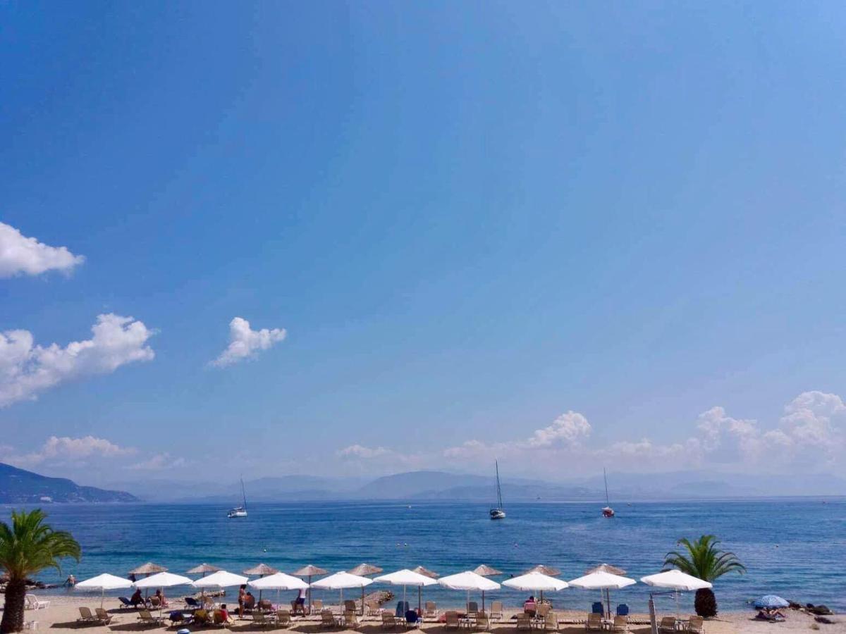 Villa Spiaggia Bianca Dafnila エクステリア 写真